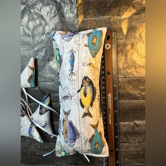 Cat Kicker And 3 Triangle Cat Toys With Catnip Fish Pattern New - Picture 2 of 5